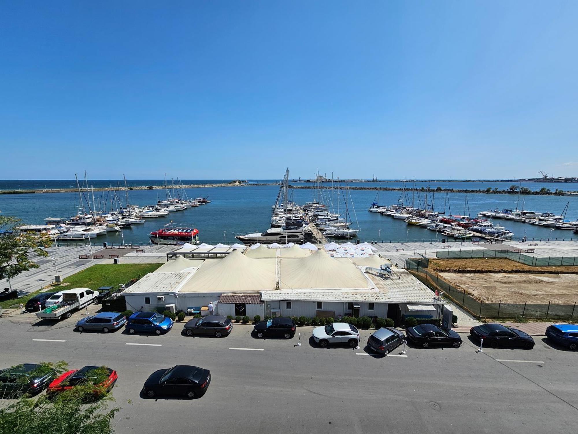 Ferienwohnung Blue Marina Sea View Mangalia Exterior foto
